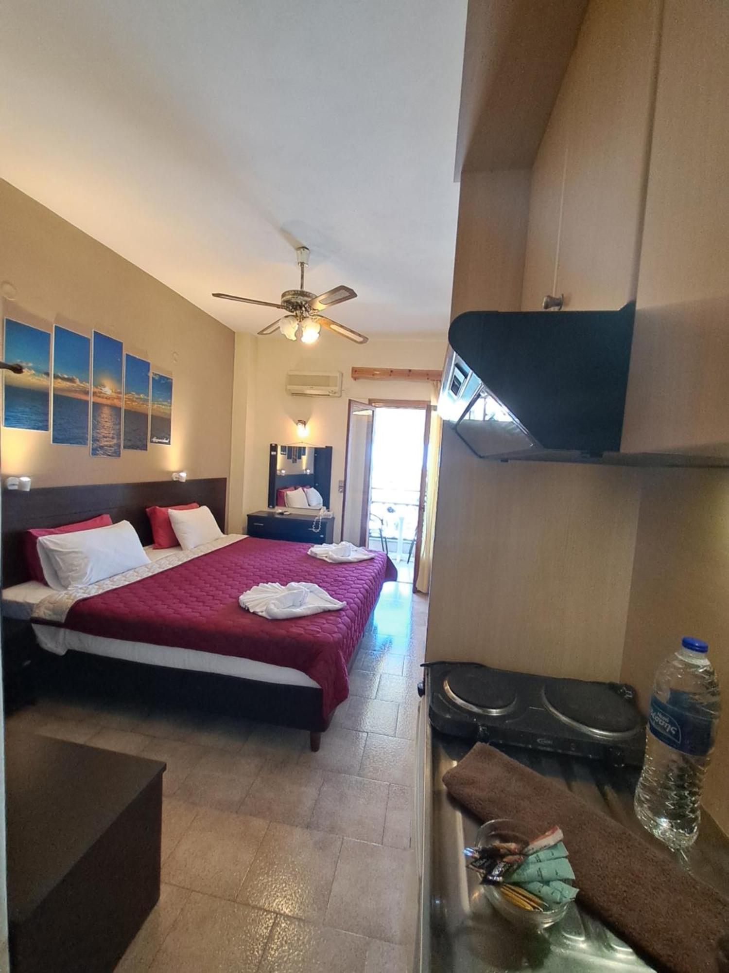 Gorgona Hotel Патитири Екстериор снимка