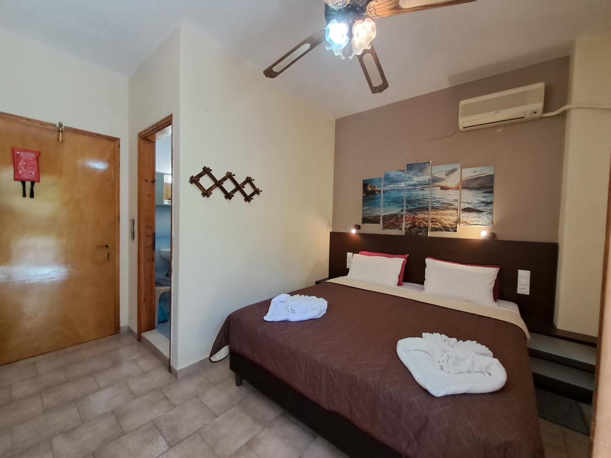 Gorgona Hotel Патитири Екстериор снимка