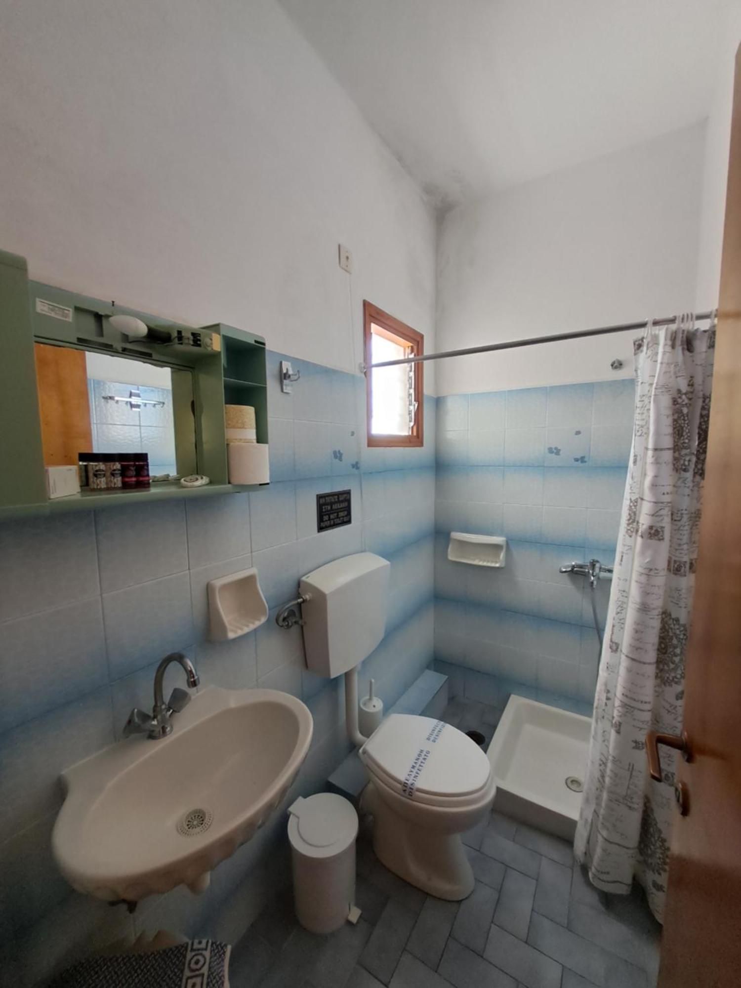 Gorgona Hotel Патитири Екстериор снимка